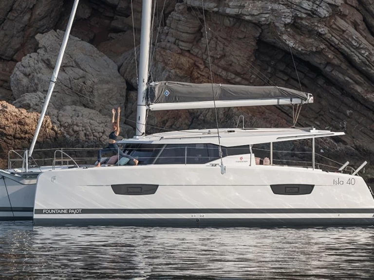 Hire a Fountaine Pajot Isla 40 Can Pastilla