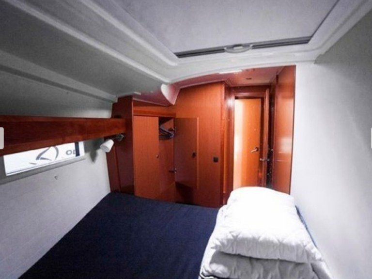 Sailboat to hire Sukošan at the best price