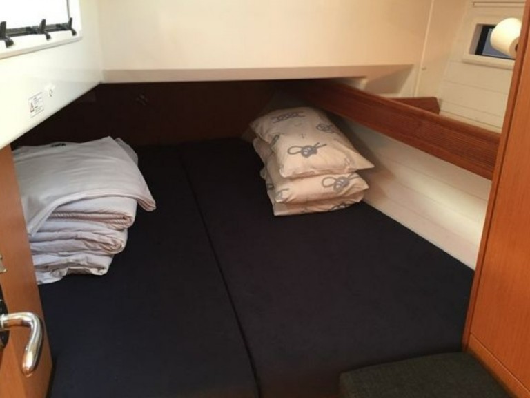 Sailboat hire in Sukošan - Bavaria Bavaria 40