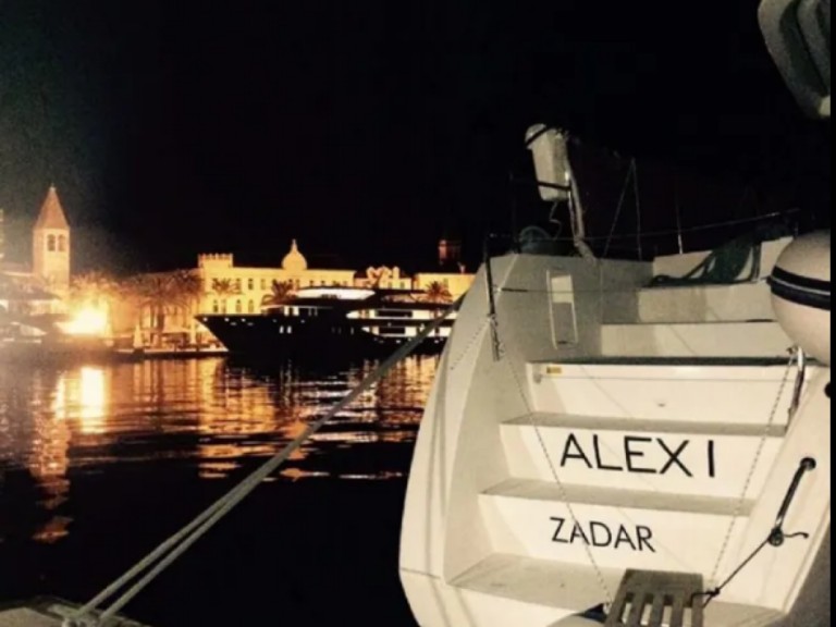 Hire a Lagoon Lagoon 450 F Šibenik