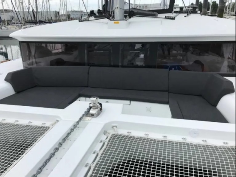 Catamaran hire in Šibenik - Lagoon Lagoon 450 F