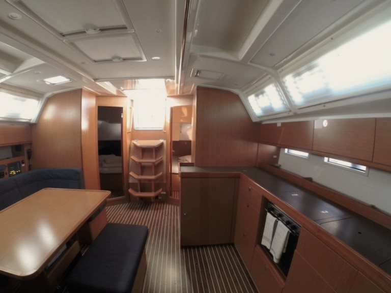 Hire a Bavaria Cruiser 46 Zadar