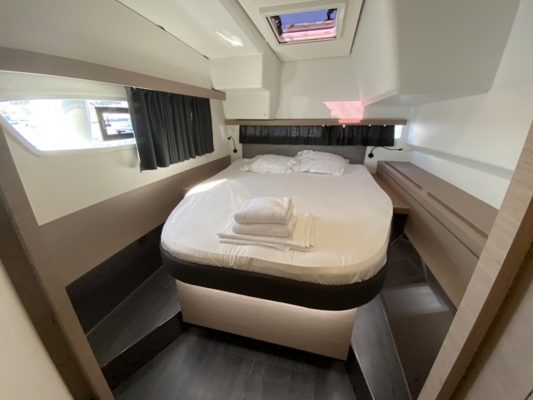 Catamaran to hire Ajaccio at the best price