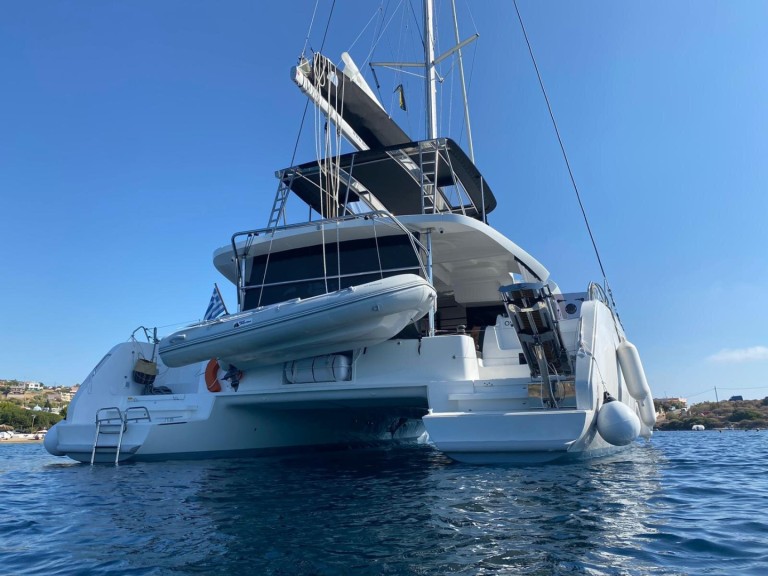 Charter a Lagoon Lagoon 46 in Lávrio on Samboat