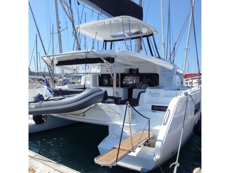 Hire Catamaran Lagoon with a boat licence