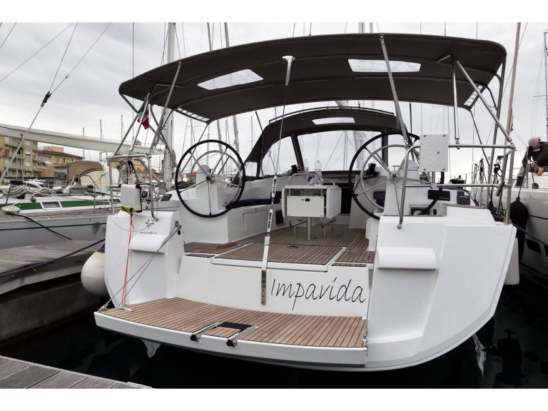 Sailboat hire in San Vincenzo - Jeanneau Sun Odyssey 519