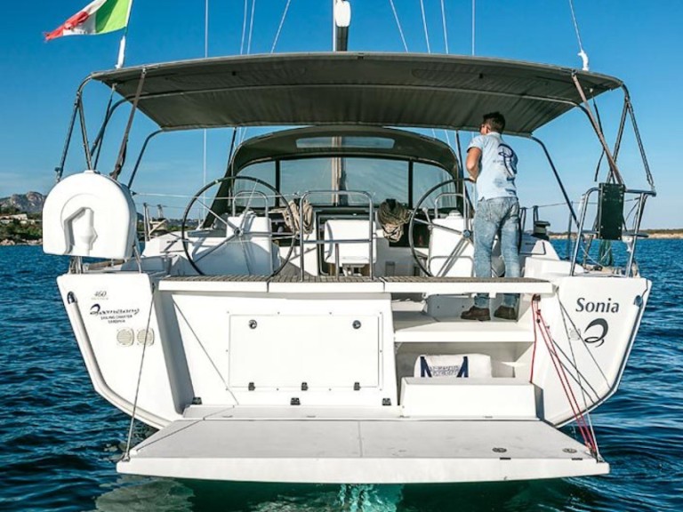 Sailboat to hire Olbia at the best price