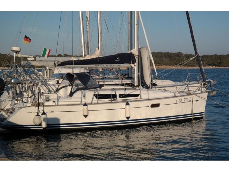 Yacht charter Cugnana Verde - Jeanneau Sun Odyssey 36i on SamBoat