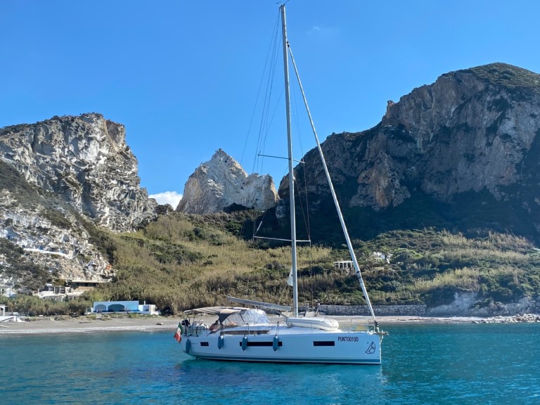 Charter a Jeanneau Sun Odyssey 490 in Nettuno on Samboat