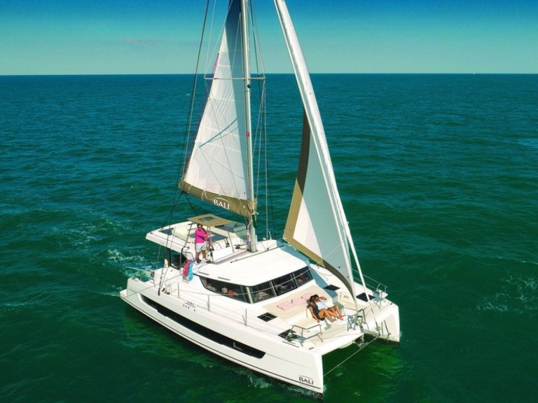 Catamaran to hire Pula at the best price