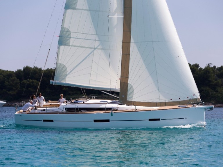 Sailboat hire in Portimão - Dufour Dufour 460 Grand Large