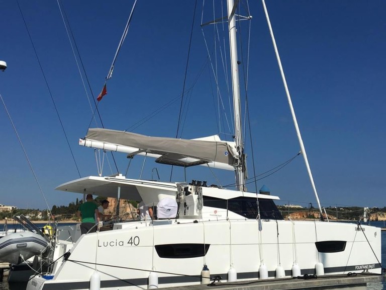 Charter a Fountaine Pajot Lucia 40 in Portimão on Samboat