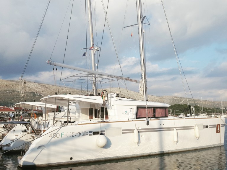 Charter a Lagoon Lagoon 450 F in Trogir on Samboat
