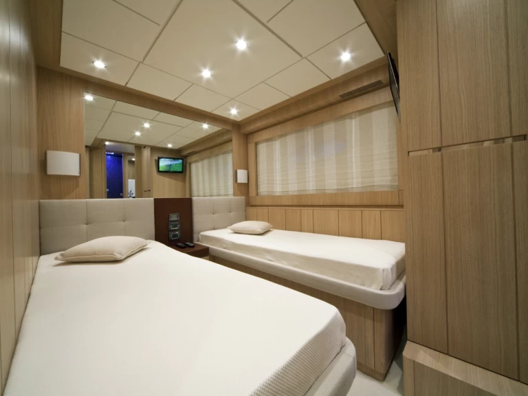 Luxury Yacht to hire Seget Donji at the best price