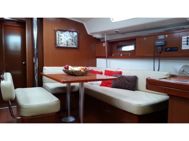 Hire Sailboat with or without skipper Bénéteau Alimos