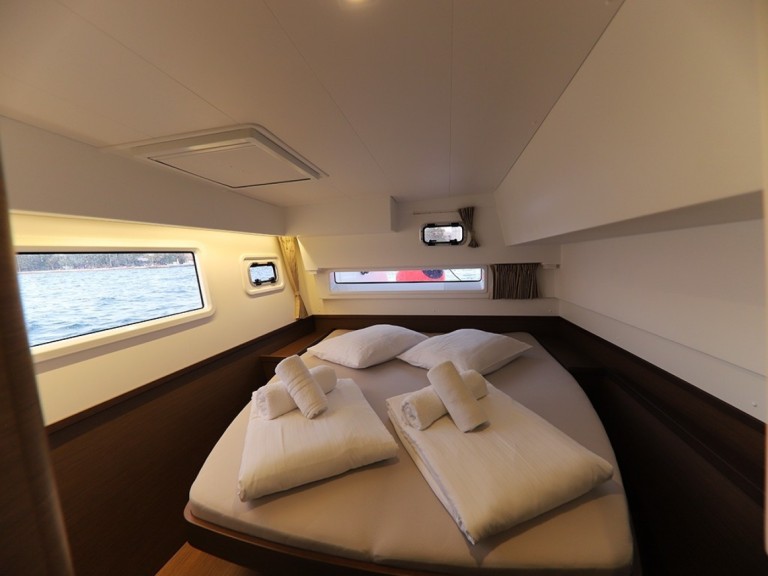 Yacht hire Ibiza Town cheap Lagoon 42