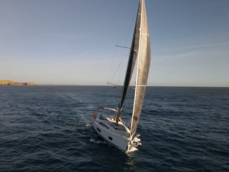 Sailboat hire in Ibiza Town - Bénéteau Oceanis 46.1