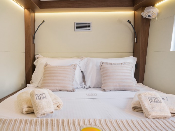 Charter a Lagoon Lagoon 50 in Pálairos on Samboat