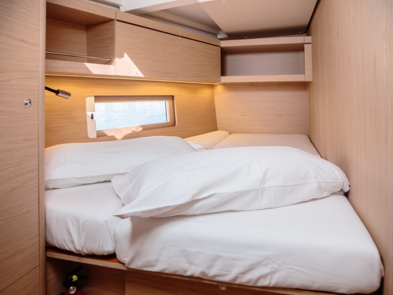 Charter a Bénéteau Oceanis 46.1 in Castiglioncello on Samboat