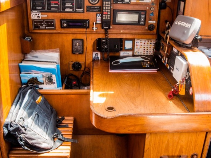 Sailboat to hire Volos at the best price