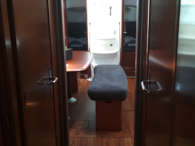 Hire a Bénéteau Cyclades 43.4 Volos