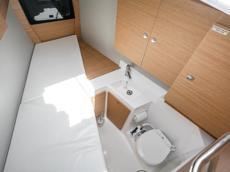 Sailboat to hire Olbia at the best price