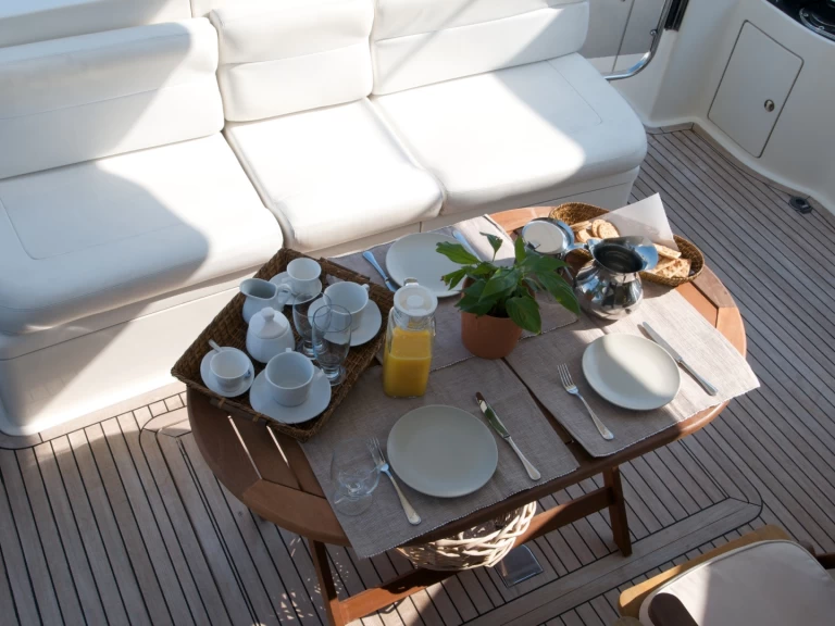 Charter a Azimut Azimut 58 Refit 2025 in Alimos on Samboat