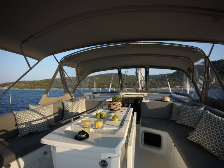 Yacht charter Alimos - Bénéteau Oceanis 51.1 Refit 2026 on SamBoat