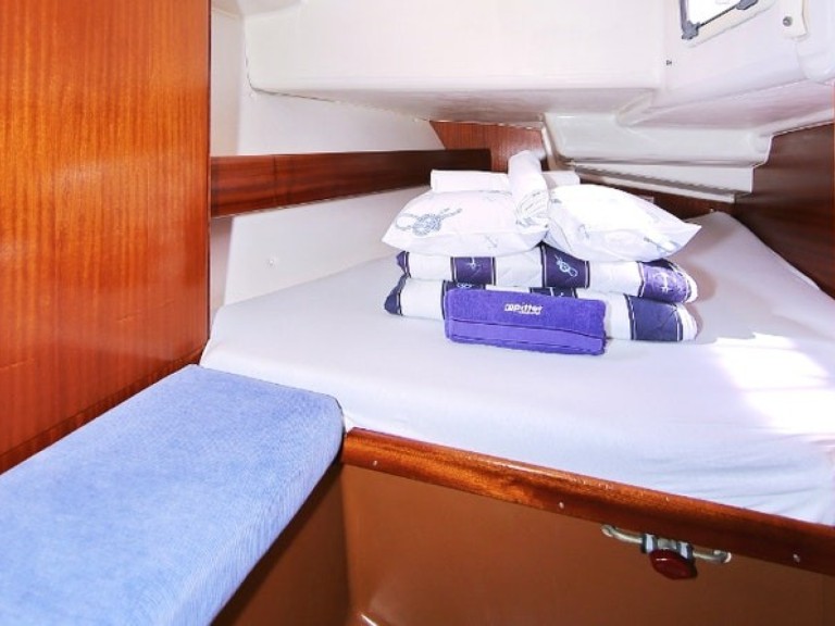 Hire Sailboat Bavaria with a boat licence