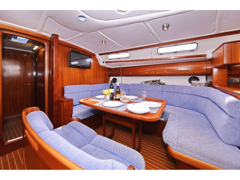 Yacht charter Rijeka - Bavaria Bavaria 44 on SamBoat