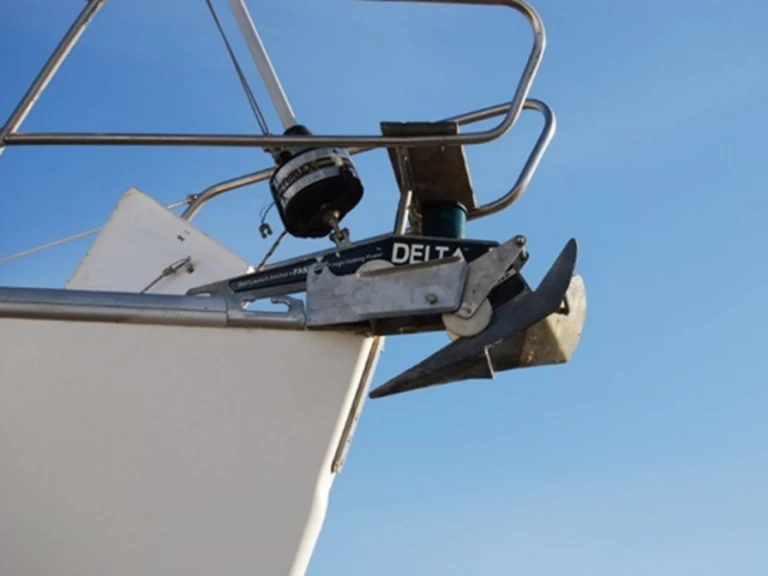 Bavaria Bavaria 36 (Owner's version) charter bareboat or skippered in  Volos