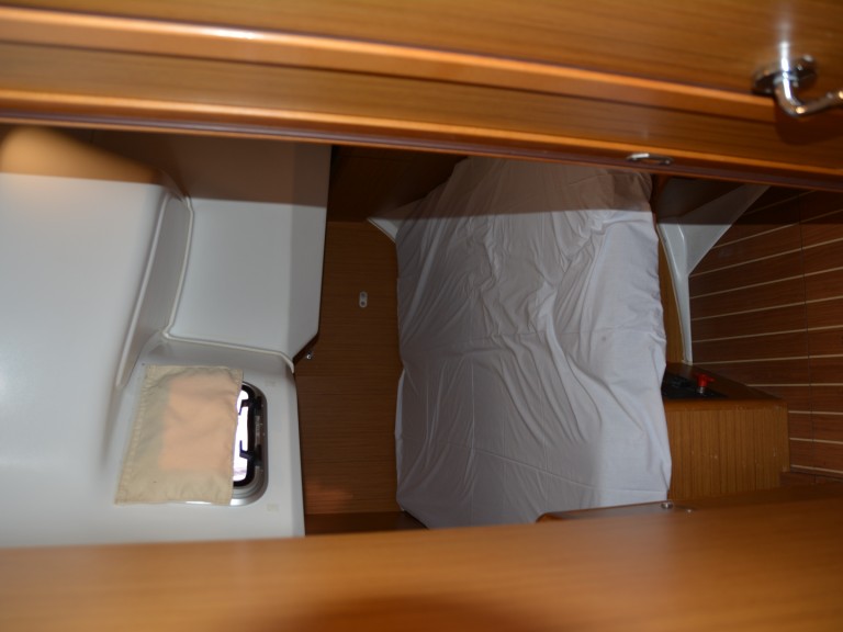 Sailboat hire in Lefkáda - Jeanneau Sun Odyssey 44i