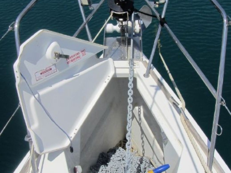 Hire Sailboat Jeanneau with a boat licence