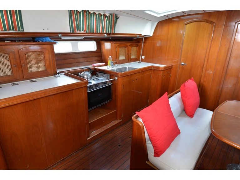 Charter a Bénéteau Oceanis 461 in Alimos on Samboat