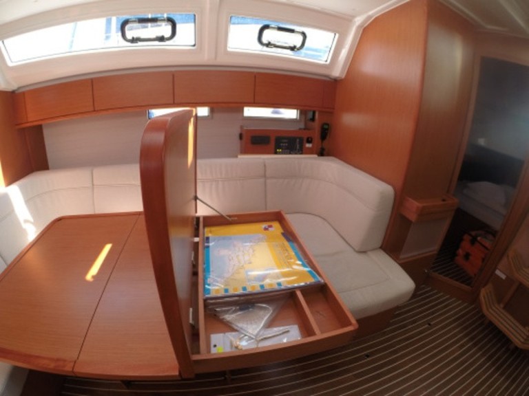 Hire a Bavaria Cruiser 46 Zadar