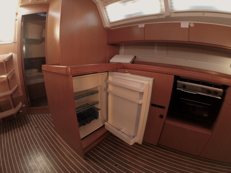 Hire Sailboat Bavaria with a boat licence