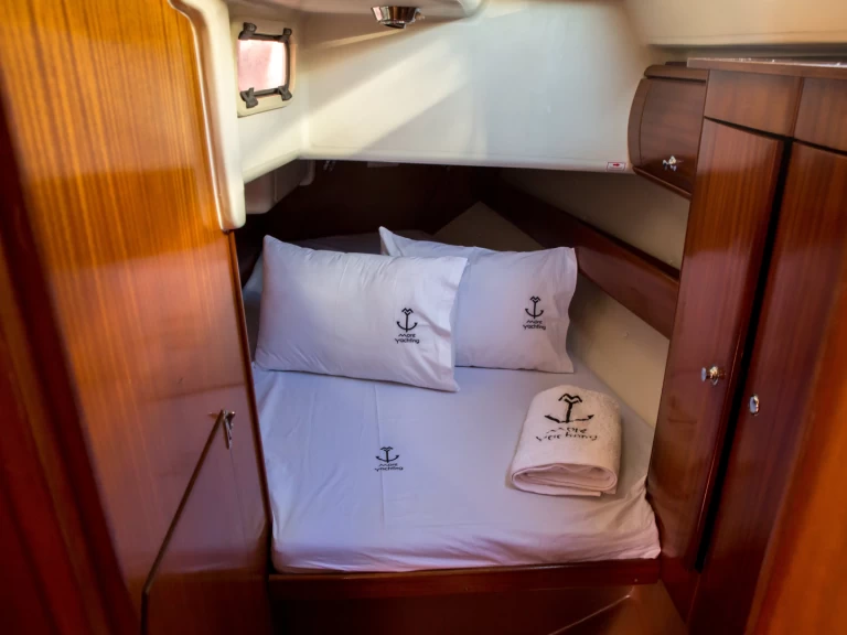 Yacht charter Nikiána - Bavaria Bavaria 36 on SamBoat