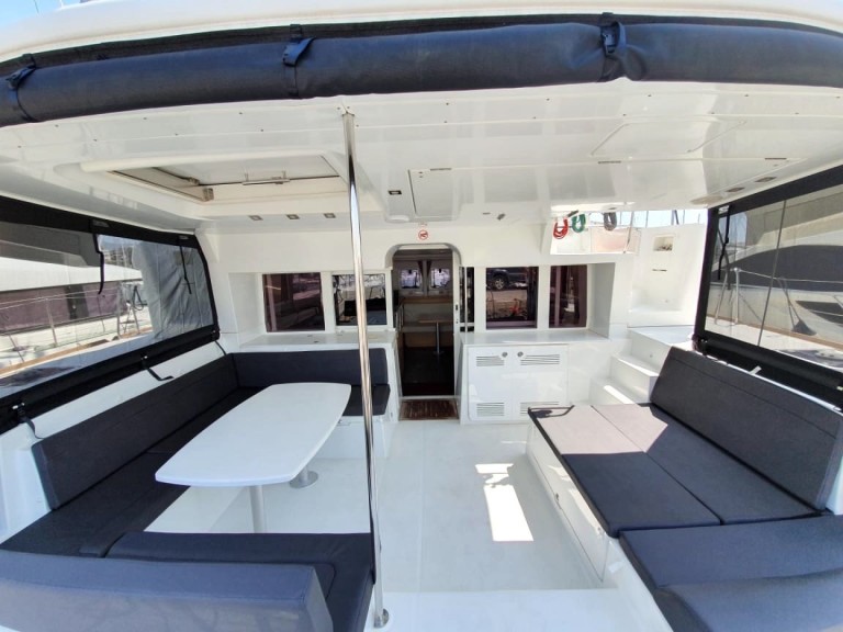 Catamaran to hire Alimos at the best price