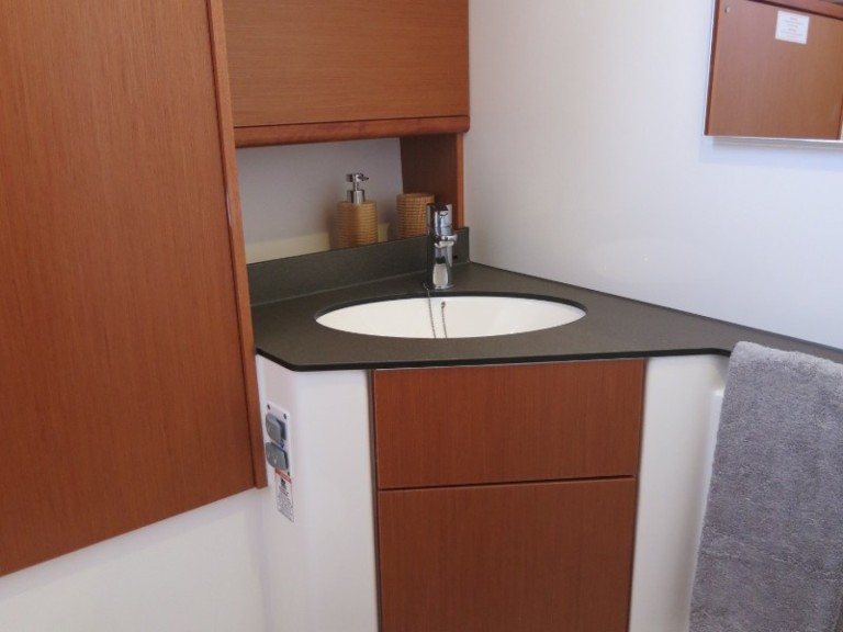 Hire Sailboat Bavaria with a boat licence