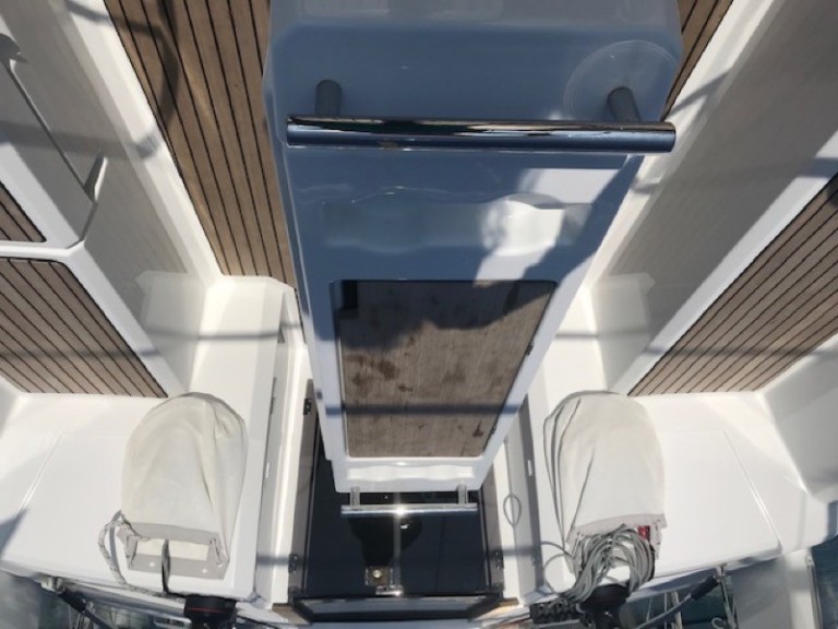 Yacht hire Castiglioncello cheap Oceanis 38.1