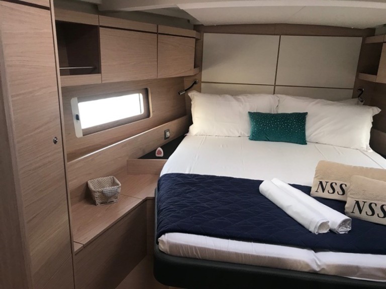 Hire Sailboat with or without skipper Bénéteau Cugnana Verde