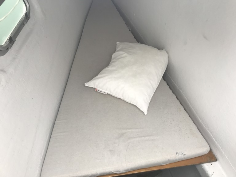 Catamaran to hire Cugnana Verde at the best price