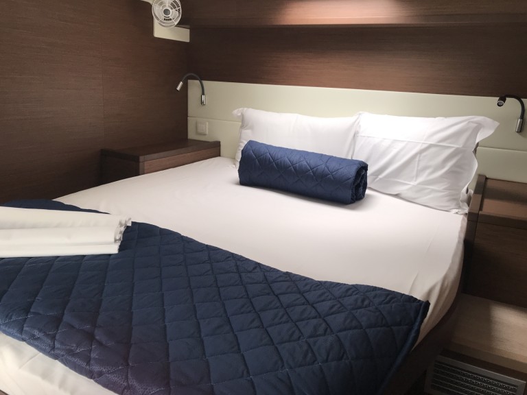 Catamaran to hire Le Marin at the best price