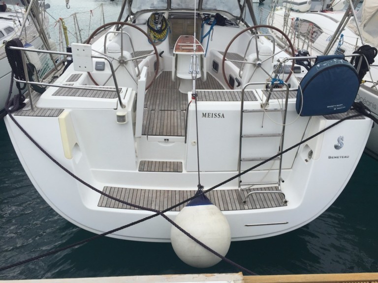 Charter a Bénéteau Oceanis 46 in Castiglioncello on Samboat