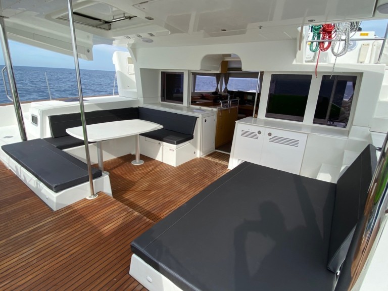 Yacht charter Ibiza Town - Lagoon Lagoon 450 F on SamBoat