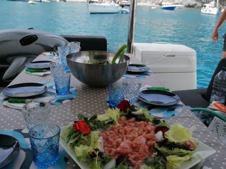 Charter a Lagoon Lagoon 50 in Castellammare di Stabia on Samboat