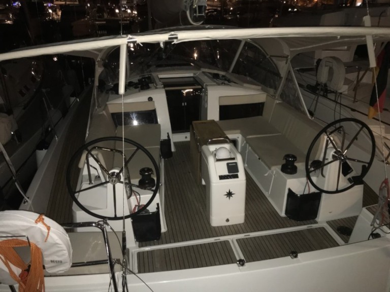 Sailboat hire in Palma de Mallorca - Jeanneau Sun Odyssey 440