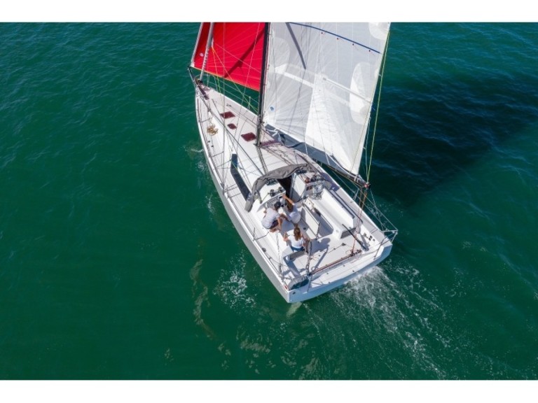 Hire a Pogo Structures Pogo 36 La Rochelle