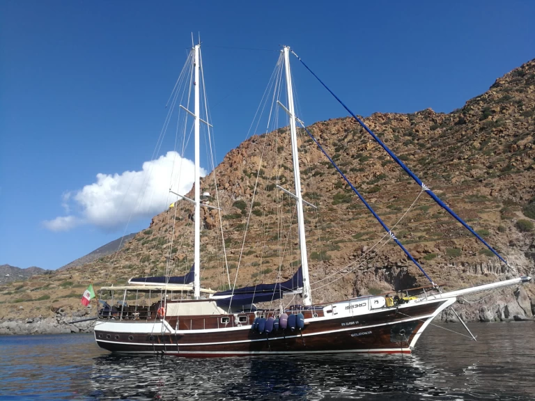 Hire a  Gelidonya II Lipari