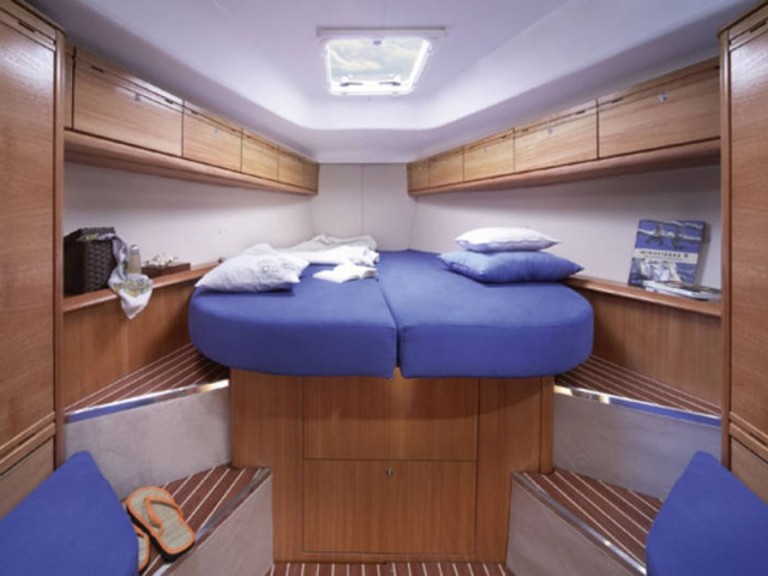 Yacht hire Lemmer cheap Bavaria 38 Cruiser